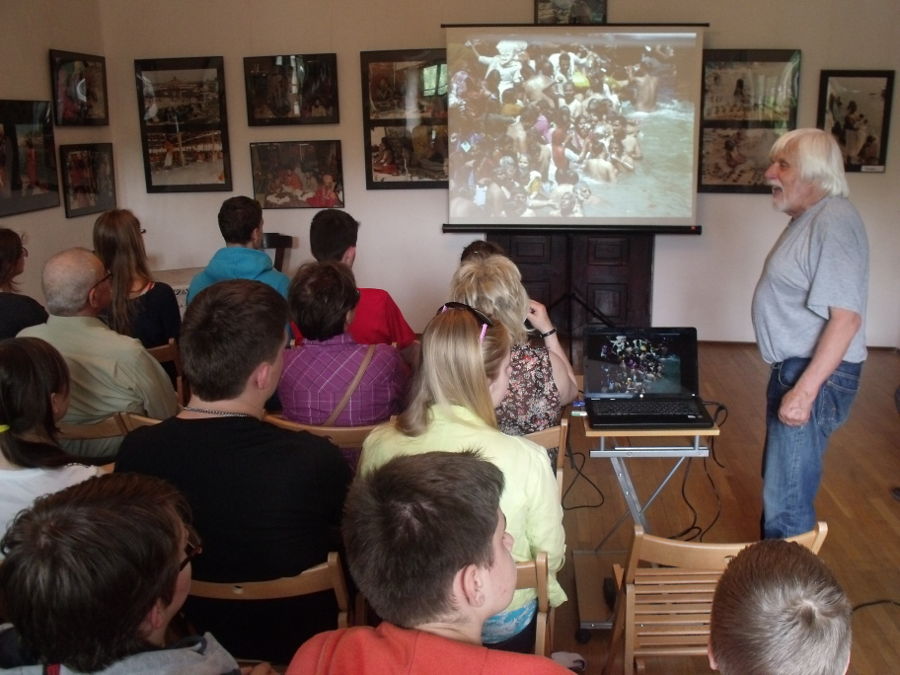 Podróżnik w muzeum